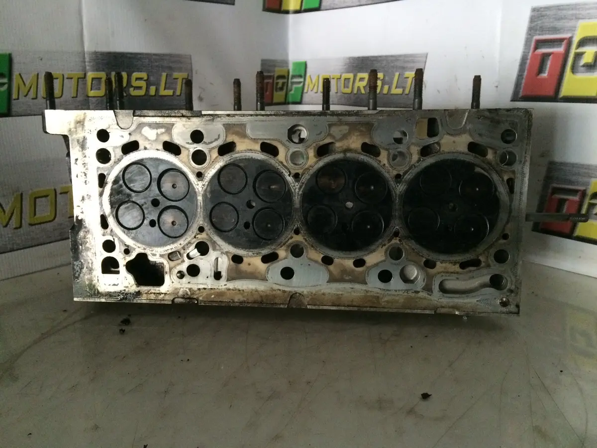 2014 Clh Audi Volkswagen Skoda Seat 1.6 Tdi Diesel Engine Cylinder Head 1