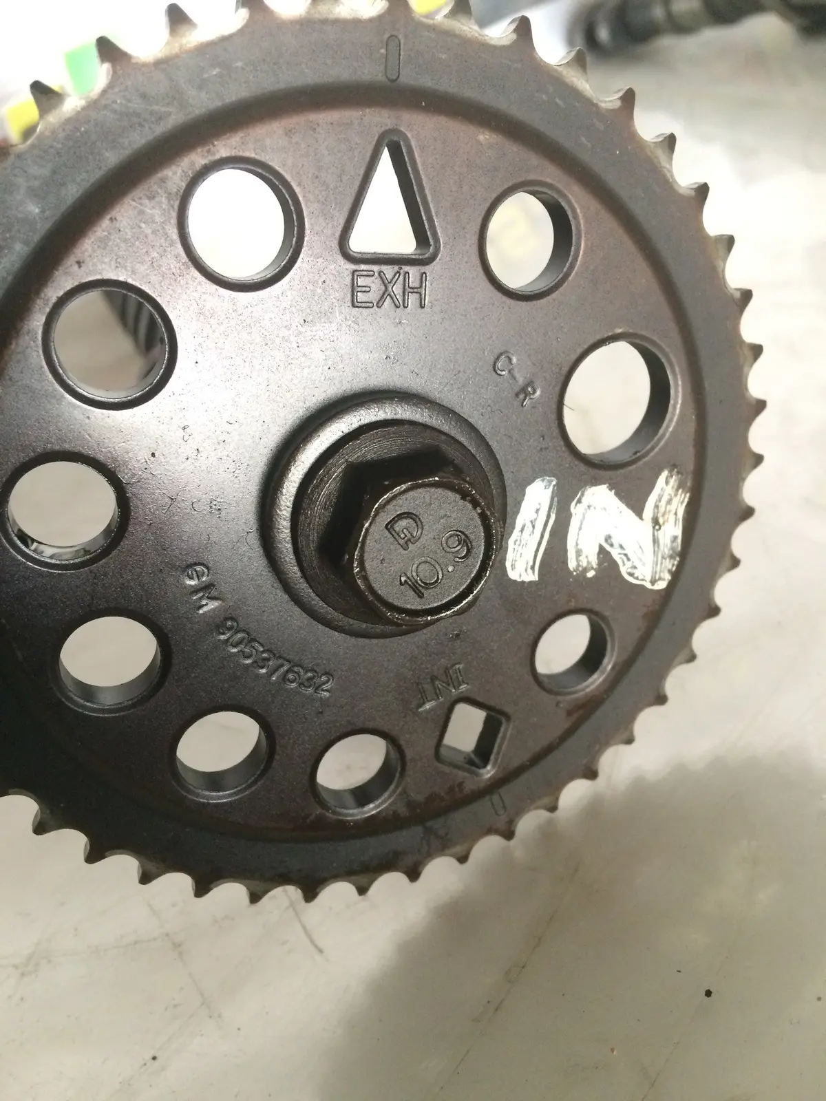 2006 Z22yh Opel 2.2 Petrol Direct Engine Camshaft In Intake Inlet 1