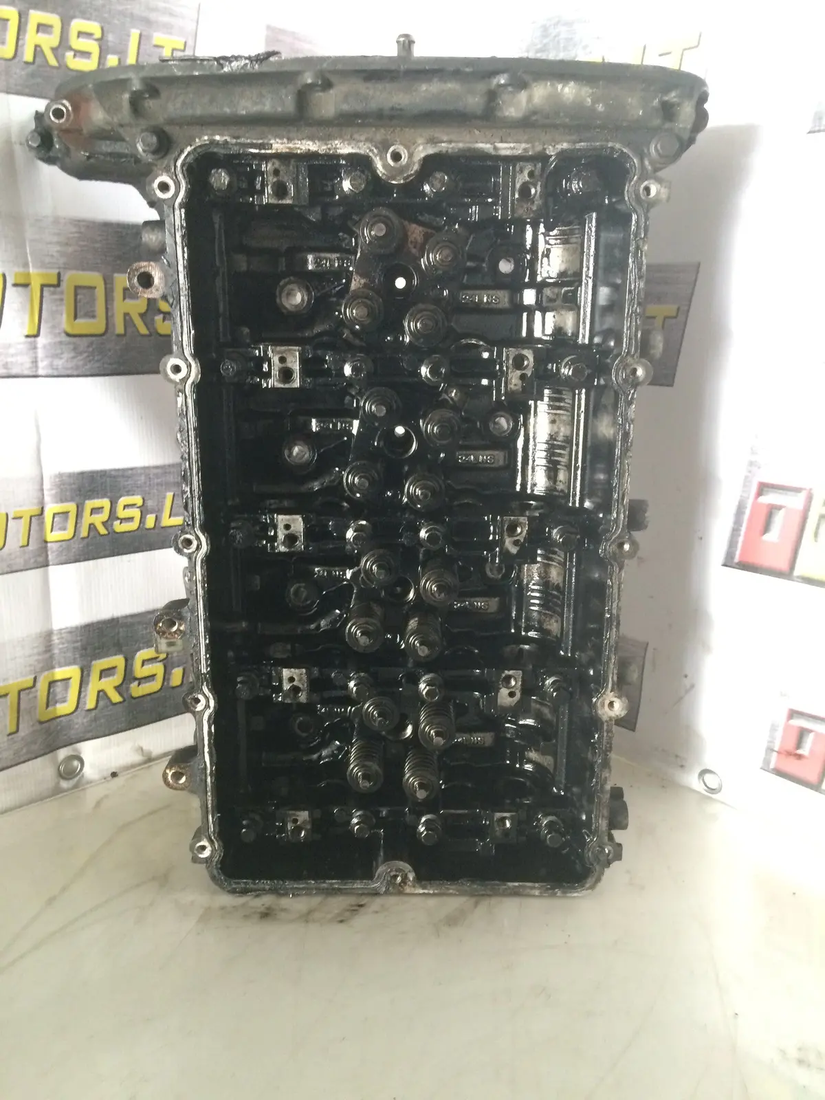 2006 H9fa Ford Transit 2.4 Tdci Diesel Engine Cylinder Head 1