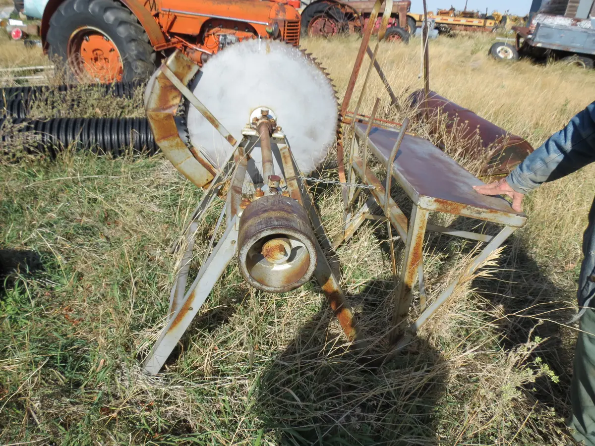 Antique Buzz Saw For Hit And Miss Motor 1