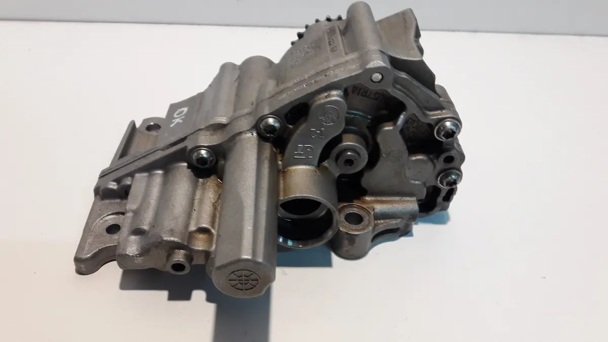 Bmw E90 E60 3.0 3,0 Petrol N53b30a Engine Oil Pump 2