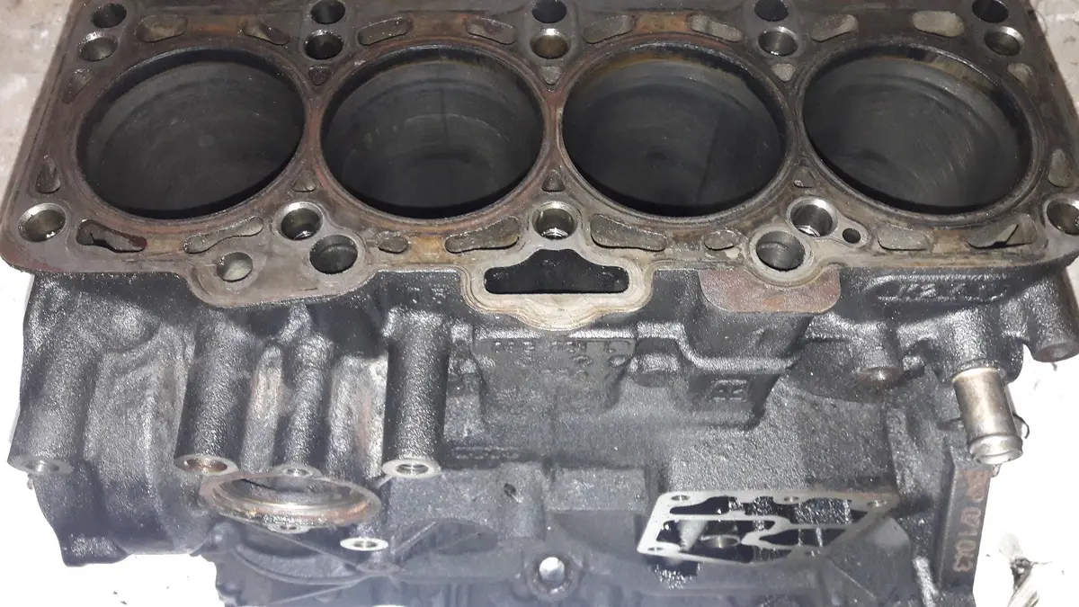 Vw Volkswagen  Passat B6 2005 -  2008 Diesel 2.0 2,0 Tdi 140 Bhp Bkp Engine Block 03G103373a 1