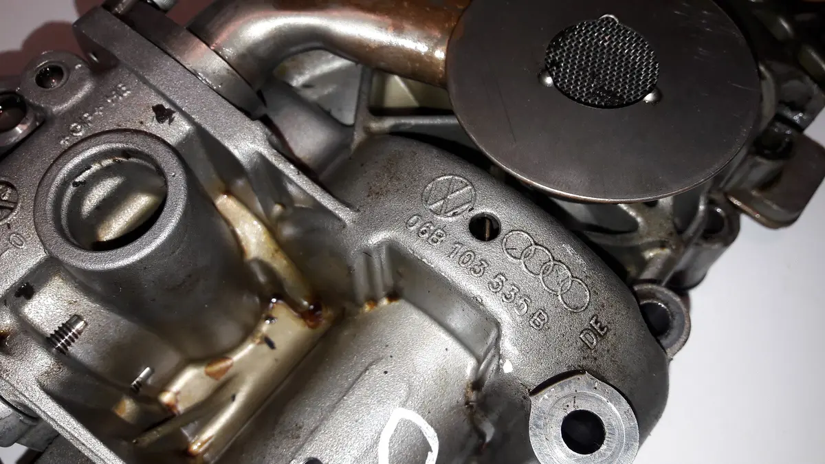 06B 103 535 B 06B103535b Audi Vw Skoda Seat 2.0 Fsi 110 Kw Engine Balance Shaft Oil Pump Blx Blr Awa 2