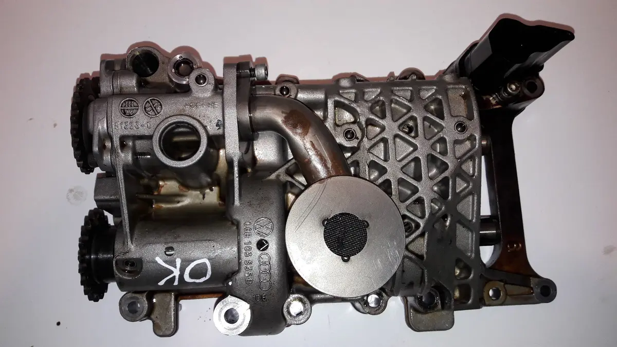06B 103 535 B 06B103535b Audi Vw Skoda Seat 2.0 Fsi 110 Kw Engine Balance Shaft Oil Pump Blx Blr Awa 1