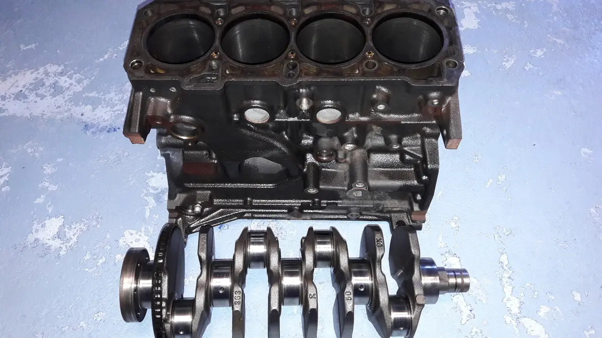 Opel Insignia 2.0 Cdti A20dt A20dth Engine Cylinder Block And Crankshaft 1