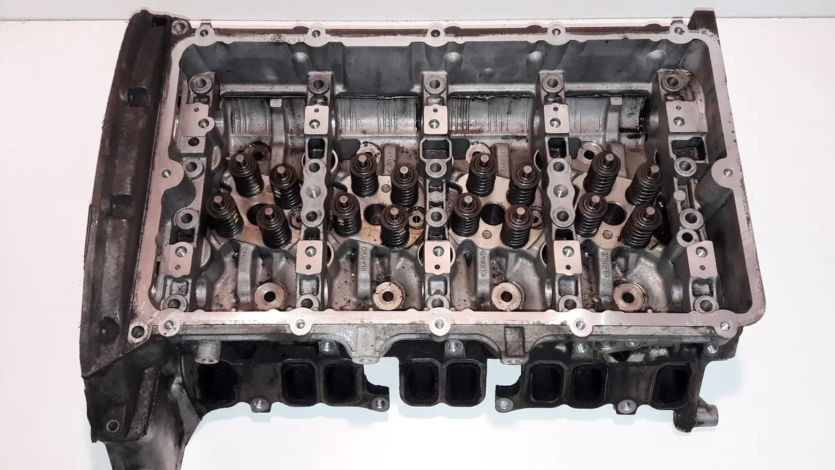 Ford Transit Cylinder Head Bk3q-6049-Ac Bk3q6049ac Rwd 4Wd 2.2 Tdci Camshaft Housing Bk3q-6K537-A1c Bk3q6k537a1c 1