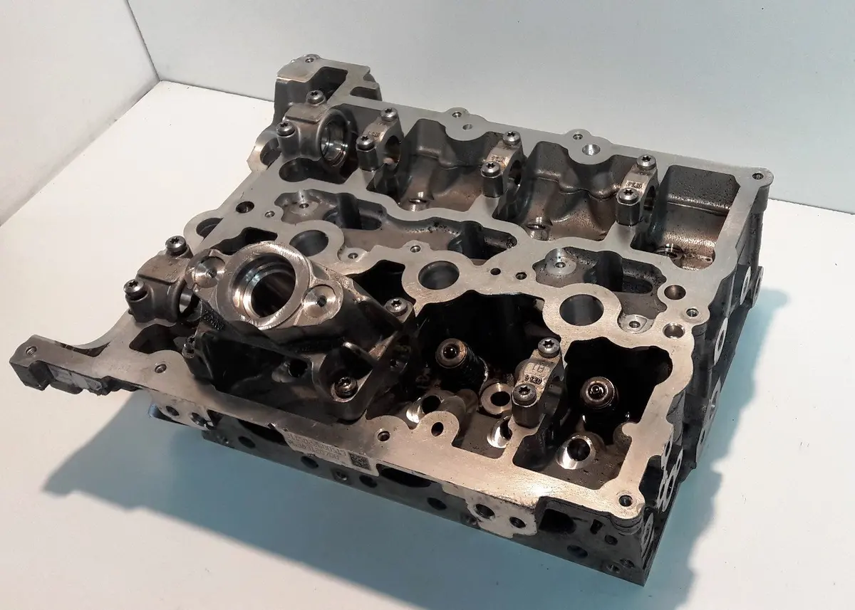 Cylinder Head 76383120700 Bmw Mini One Cooper F55 F56 X1 F48 F49 B38a15 1.5 Turbocharged Engine 1