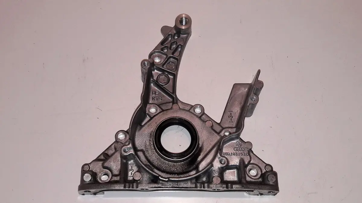 Crankshaft Front Seal Plate 06D103153c Audi Tts Tt Cabrio Coupe Cdm Cdma Petrol 2.0 Tfsi 195Kw 265Hp 1