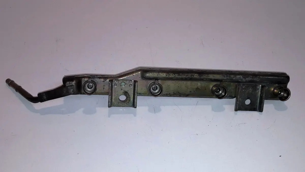 Fuel Injectors Rail Nissan Almera Tino Primera 1.8 Petrol Qg18 Qg18de 1