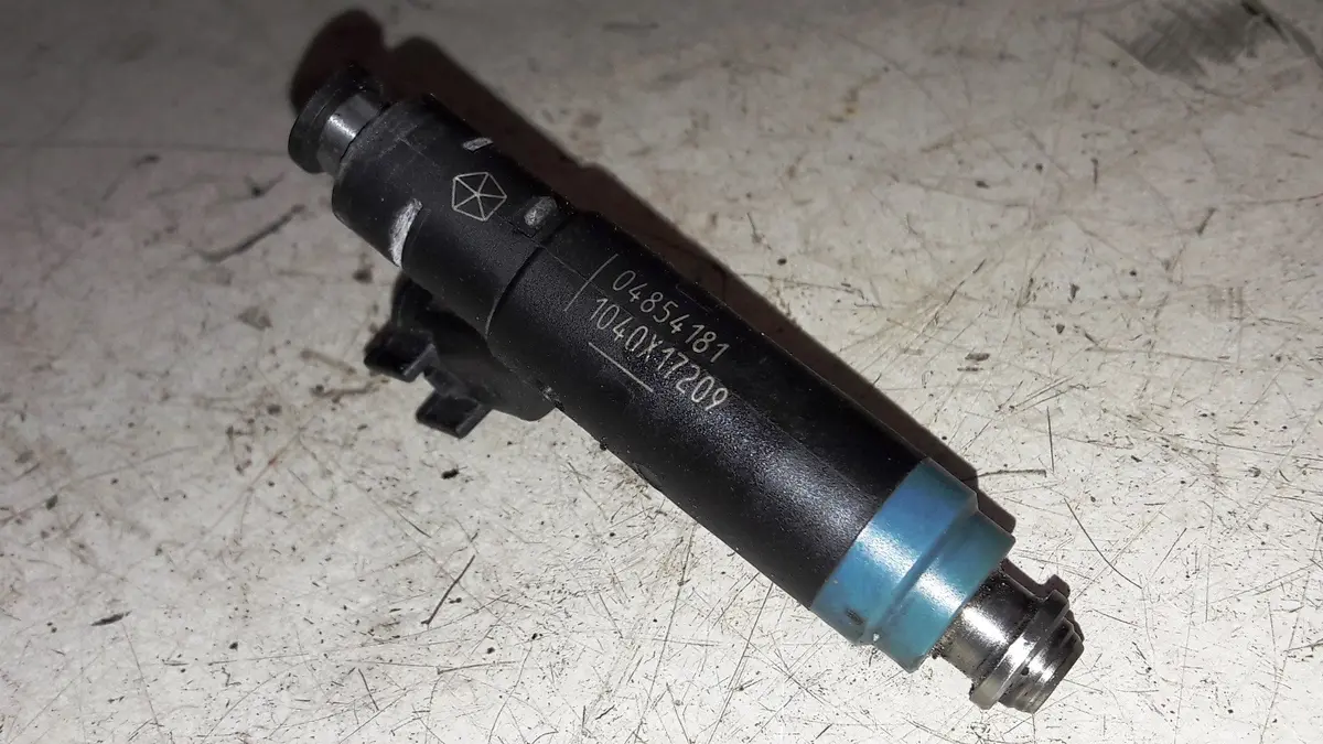Fuel Injector Siemens 04854181 Jeep Wrangler Tj Grand Cherokee Wj 4.0 Petrol 145Kw 1