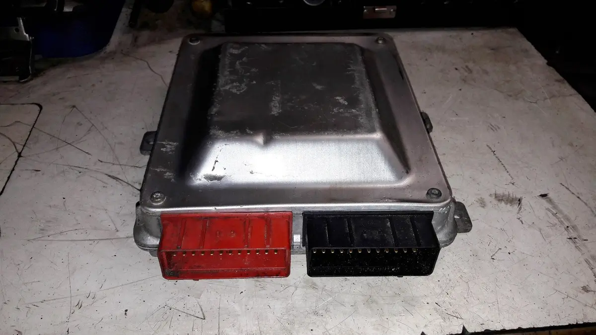 Engine Control Unit Ecu Msb101330 2370 Land Rover Discovery Ii Defender 2.5 Diesel Td5 10P 15P 1