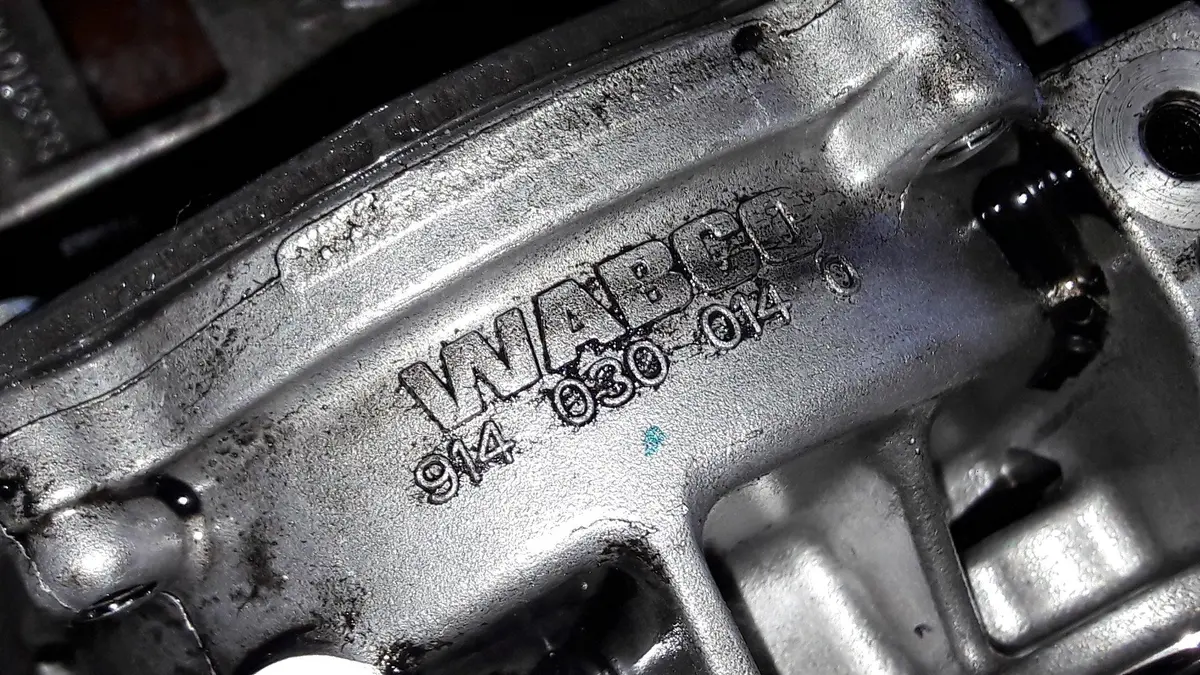 Oil Pump Wabco 914 030 014 0 9140300140 9140300 140 7810823-03 Bmw E90 E91 X1 X3 E83 320D E60 E61 520D F20 N47d20u1 N47d20 N47 D20 N47d20c 135 Kw 2