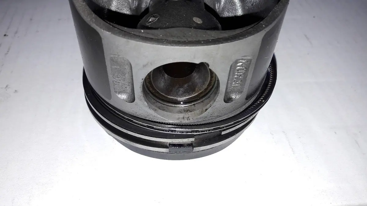 Piston 2.2 Cdi Mercedes-Benz Om646 0M 646 W906 Sprinter W203 C Class W211 E Class Vito W639 Viano 2