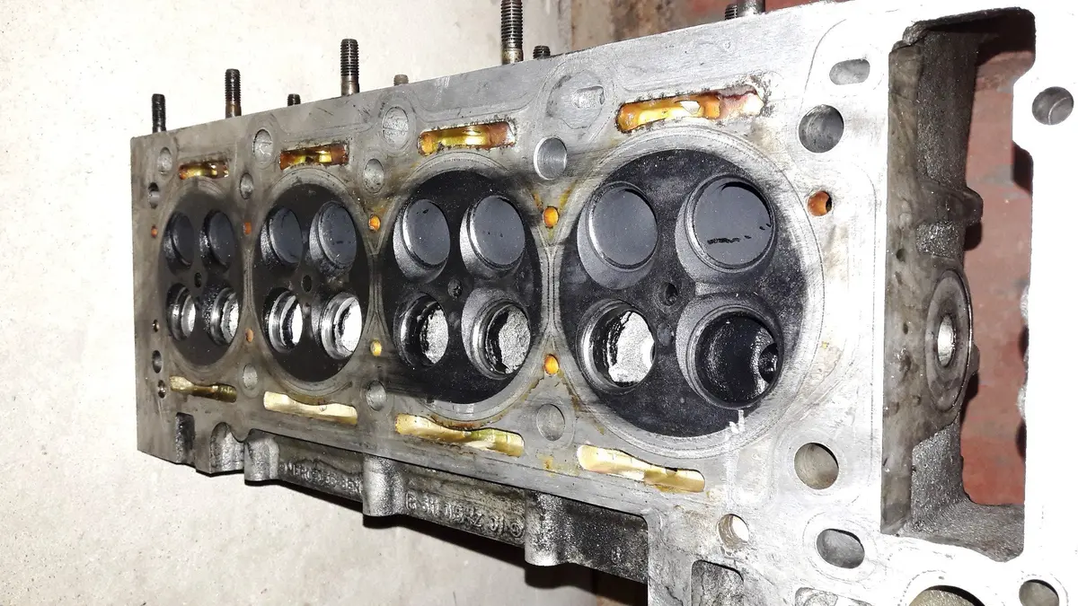 Engine Cylinder Head R 611 016 1201 R 6110161201 R6110161201 2.2 Cdi Mercedes-Benz Om611 0M 611 Vito W639 Viano 2