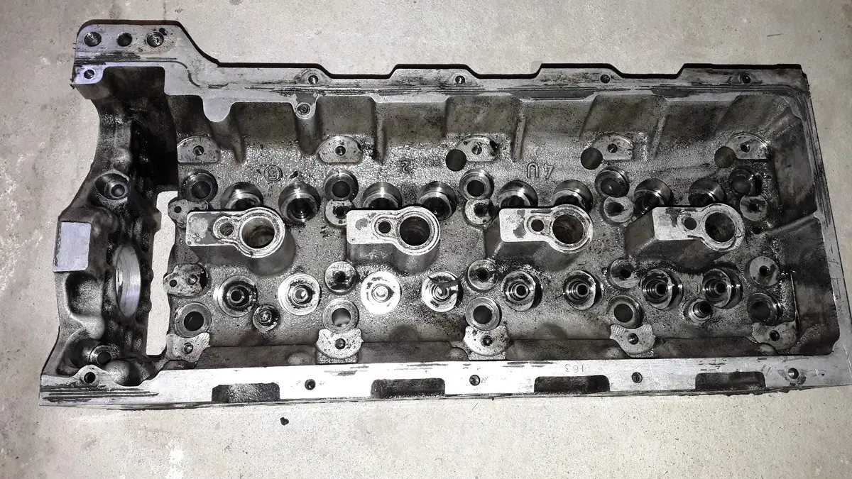 Engine Cylinder Head R 611 016 1201 R 6110161201 R6110161201 2.2 Cdi Mercedes-Benz Om611 0M 611 Vito W639 Viano 1