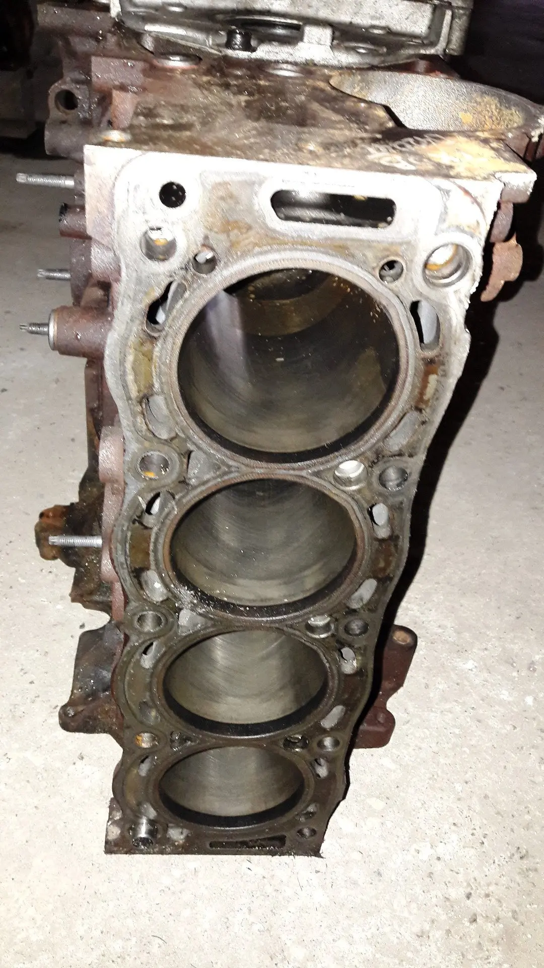 Engine Cylinder Block Volvo V50 V70 2.0 Tdci D4204t Engine 1