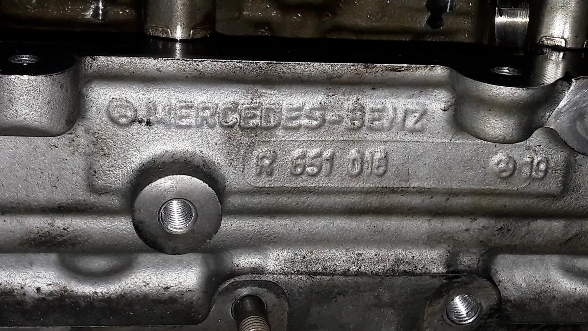 Engine Cylinder Head R651 016  R651016 Mercedes-Benz Daimler Om651 Om651.911 Om 651 911 2.1 Cdi C E Class Cls Glk Sprinter Vito Viano 651911 651.911 Mercedes Benz Crank 2.1 2.2 Diesel Cr Common Rail 1