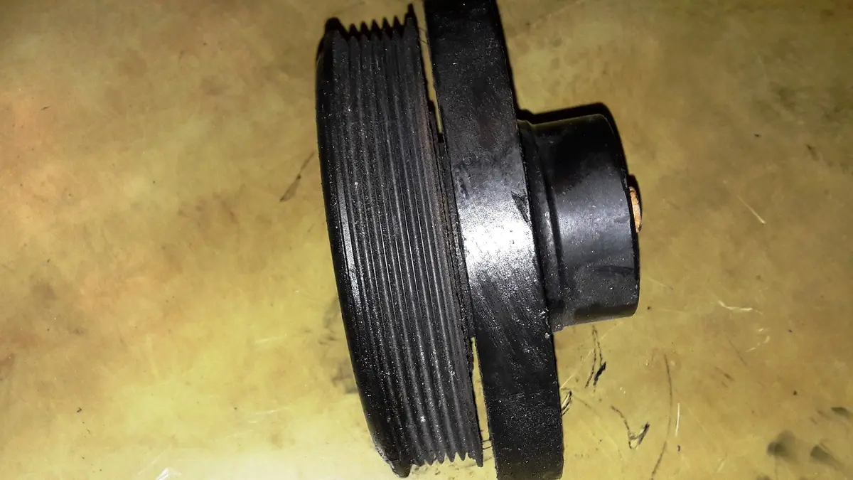 Pulley Mercedes-Benz Daimler Om651 Om651.911 Om 651 911 2.1 Cdi C E Class Cls Glk Sprinter Vito Viano 651911 651.911 Mercedes Benz Crank 2.1 2.2 Diesel Cr Common Rail 1