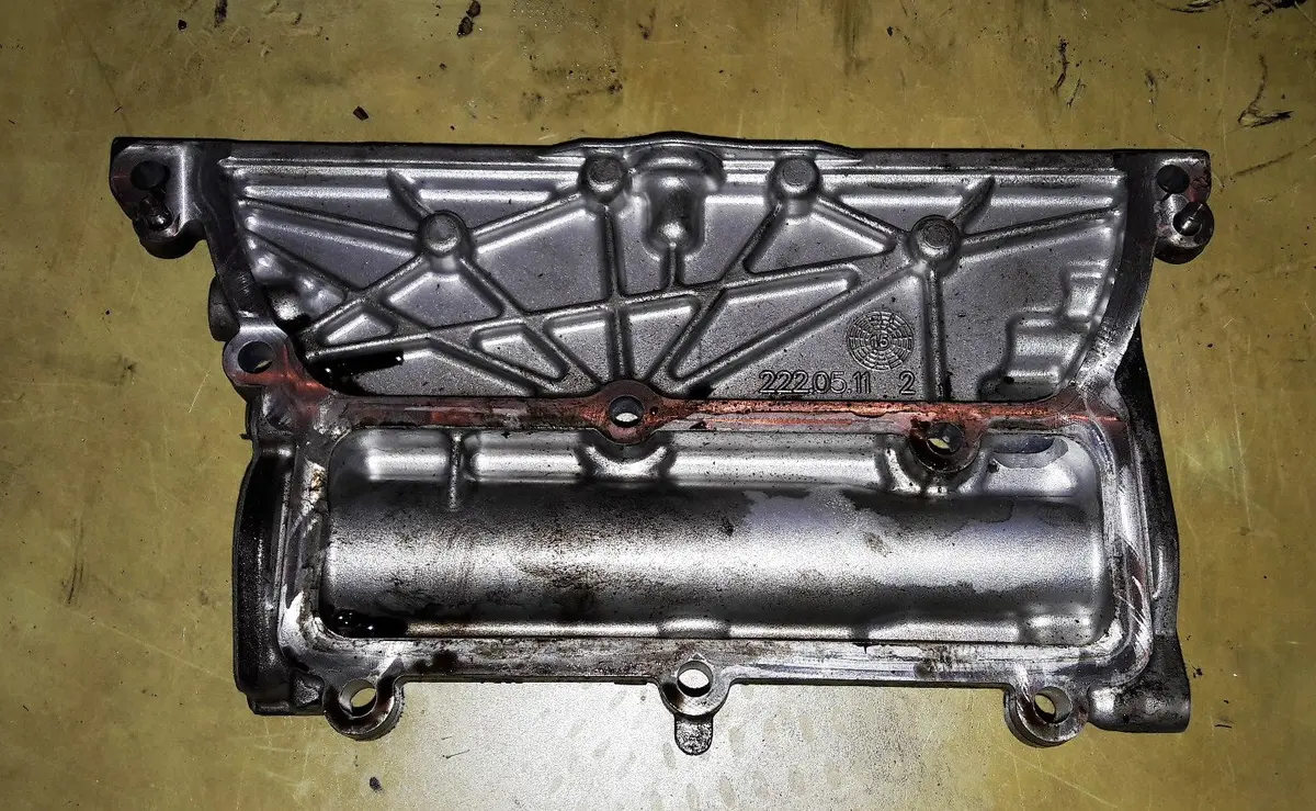 Engine Cylinder Head End Plate A6510150601  Mercedes-Benz Daimler Om651 Om651.911 Om 651 911 2.1 Cdi C E Class Cls Glk Sprinter Vito Viano 651911 651.911 Mercedes Benz Crank 2.1 2.2 Diesel Cr Common Rail 1