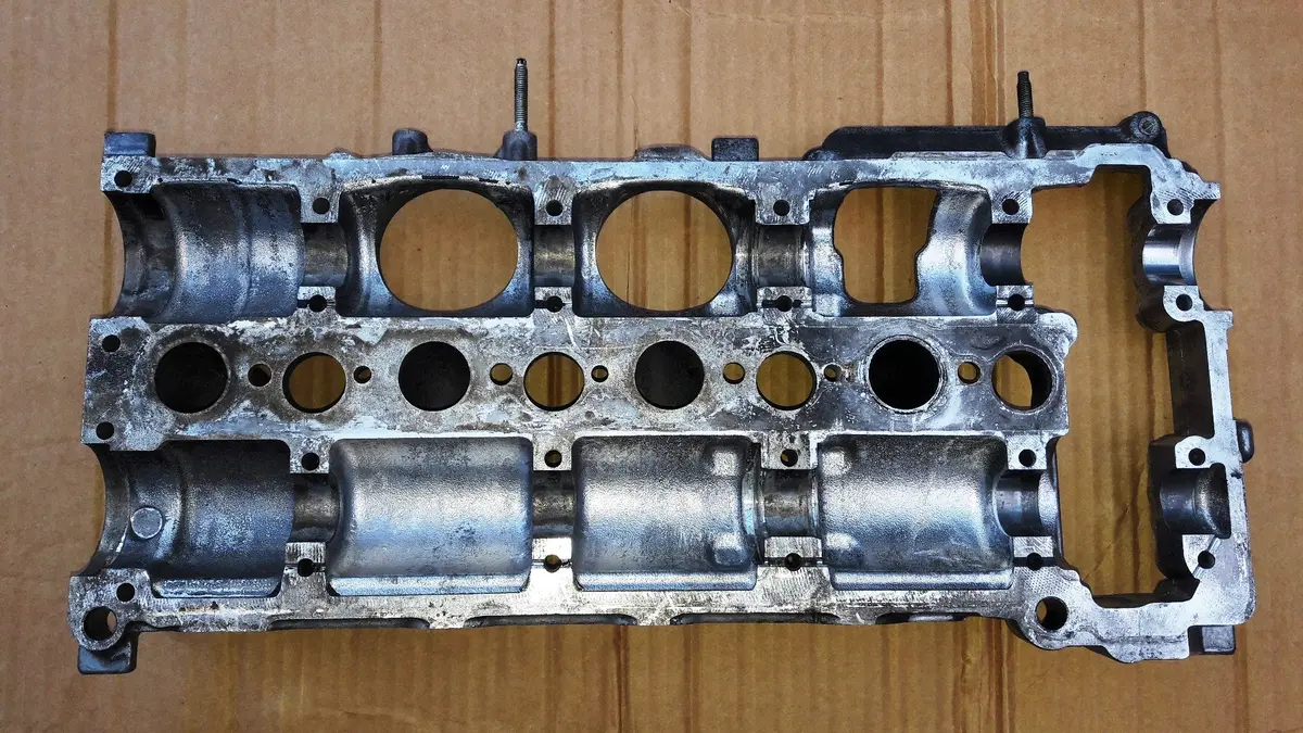 Engine Cylinder Head V48 9651569780 96 515 697 80 Camshaft Housing Cover 9656950580 96 569 505 80 Land Rover Range Rover Freelander Jaguar Xf 224Dt 2.2 Diesel 2