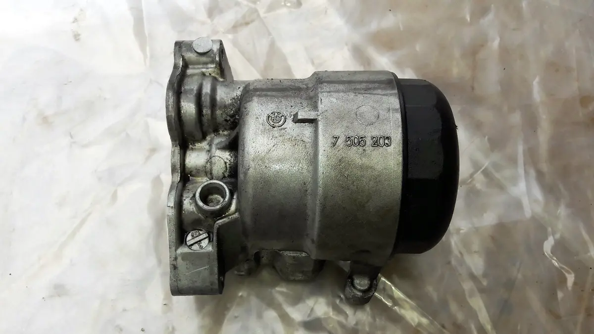 Engine Oil Filter Housing 7505203 Bmw E81 E87 Lci E90 E91 E92 E93 118I 120I 318I 320I 2.0 Petrol N46 B20 N46b20 N46b20bf 1