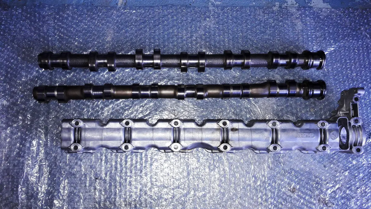 Set Of Inlet Intake Exhaust Camshafts 7516030 7560932 And Housing Bmw 3 5 Series Z4 X3 X5 2.5 Petrol N52 N52b25 N52b30 170Kw 190Kw 2