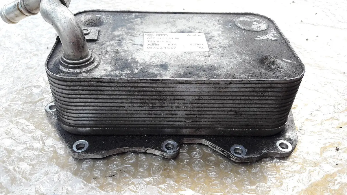 Engine Oil Cooler 057117021M 057 117 021 M Audi A8 D3 4E Q7 4.2 Tdi V6 Code Bvn 1