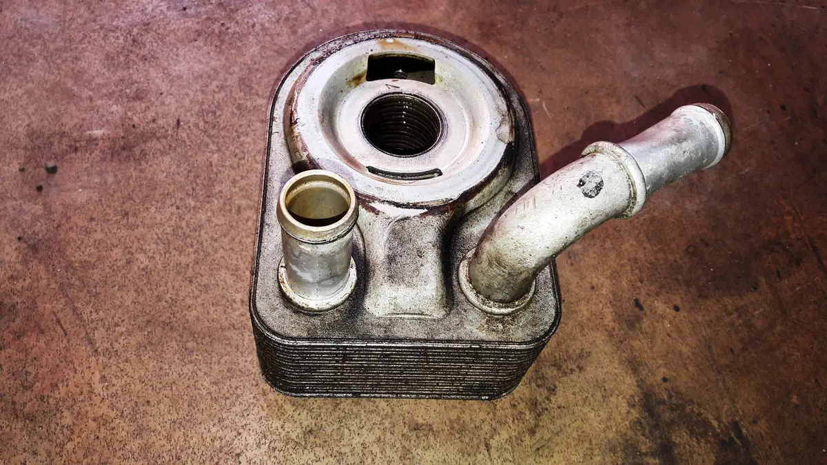 Engine Oil Cooler Ford Focus C-Max  Fiesta Mondeo 1.6 Petrol Code Hxjb 1