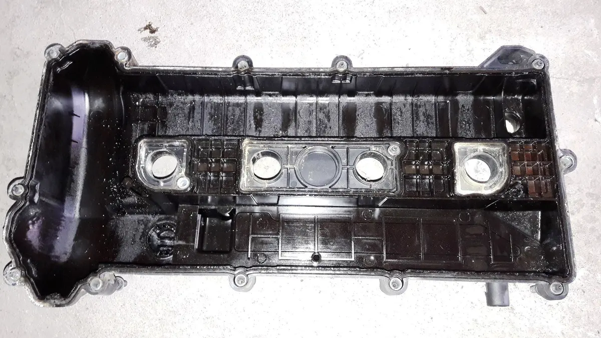 Engine Cylinder Head Cover Opel Vauxhall Astra J Gtc Mokka Cascada Insignia Zafira Cruze Traxx 1.4 Petrol Turbo Engine Code A14net 103Kw 1