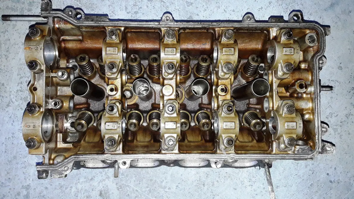 Cylinder Head Toyota 1.8 Petrol 2Zz 2Zz-Ge Celica Corolla Matrix Lotus Elise Exige 1