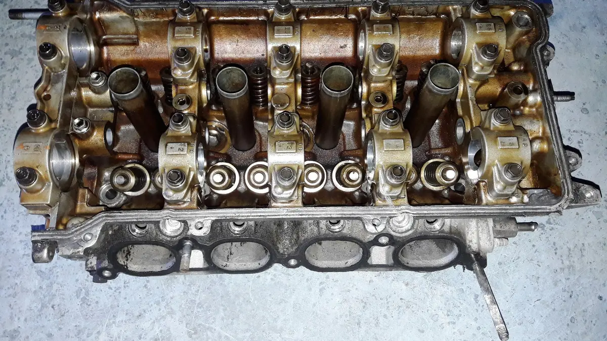 Cylinder Head Toyota 1.8 Petrol 2Zz 2Zz-Ge Celica Corolla Matrix Lotus Elise Exige 2