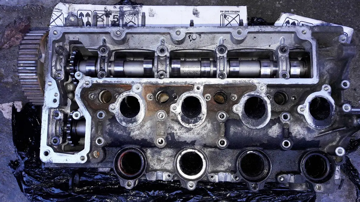 Set Of Cylinder Head 9641752610 V45 Camshafts 001986976 001630969 Housing 2.0 Tdci Hdi Qxba Qxwa D4204t Ah02 Dw10 Peugeot 307 3008 Boxer Volvo C30 V50 Citroen Jumper C5 C8 Ds4 Ds5 Ford Mondeo Galay Kuga S-Max 1