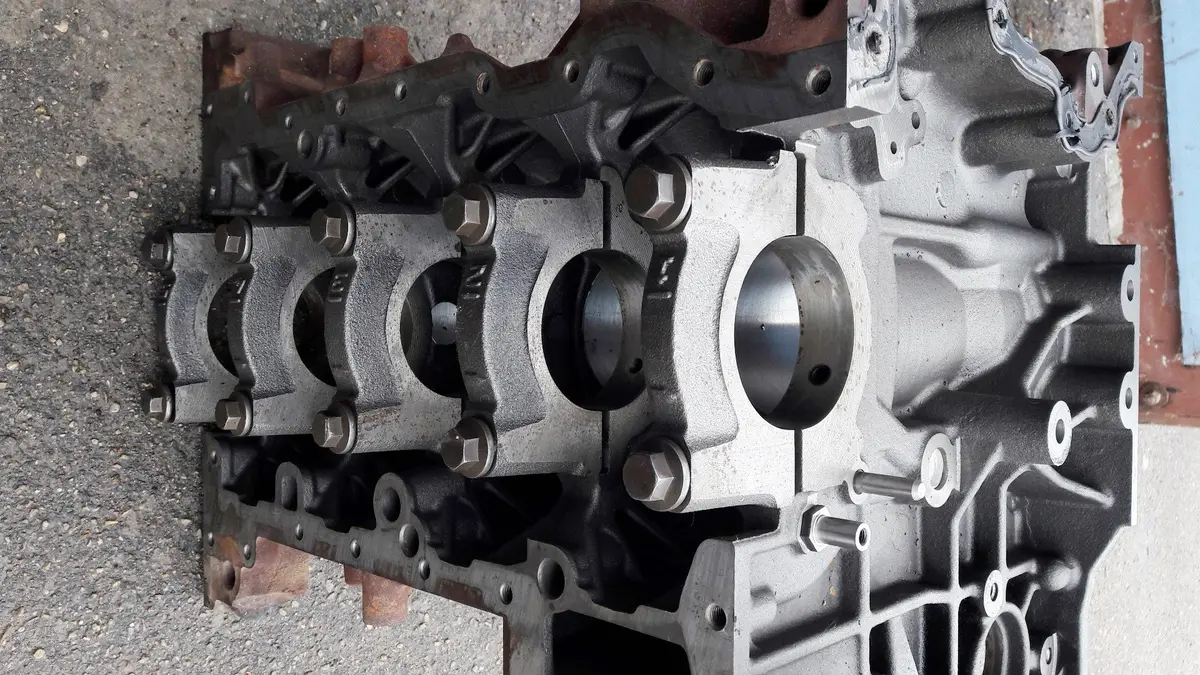 #Land Rover Defender 2.2 Diesel Puma Engine Cylinder Block C8s1a Duratorq Dt224 Zsd-422 2.2 Tdci Ford Transit Ford Mondeo Jaguar X-Type Land Rover Defender Ford Ranger T6 & Mazda Bt-50 Ford Everest 2