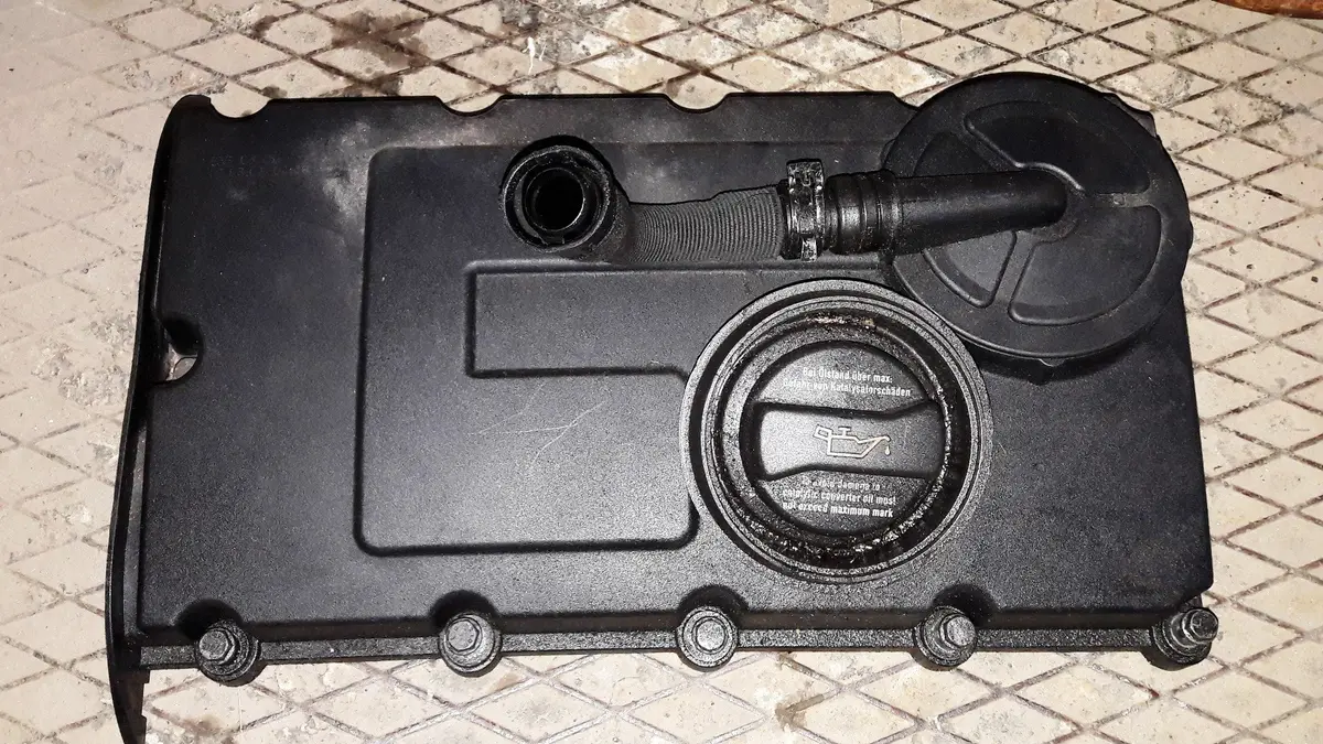 Engine Cam Rocker Cover 03G103475 03G 103 475 2.0 Tdi Code Bkp Audi Volkwagen Passat 1
