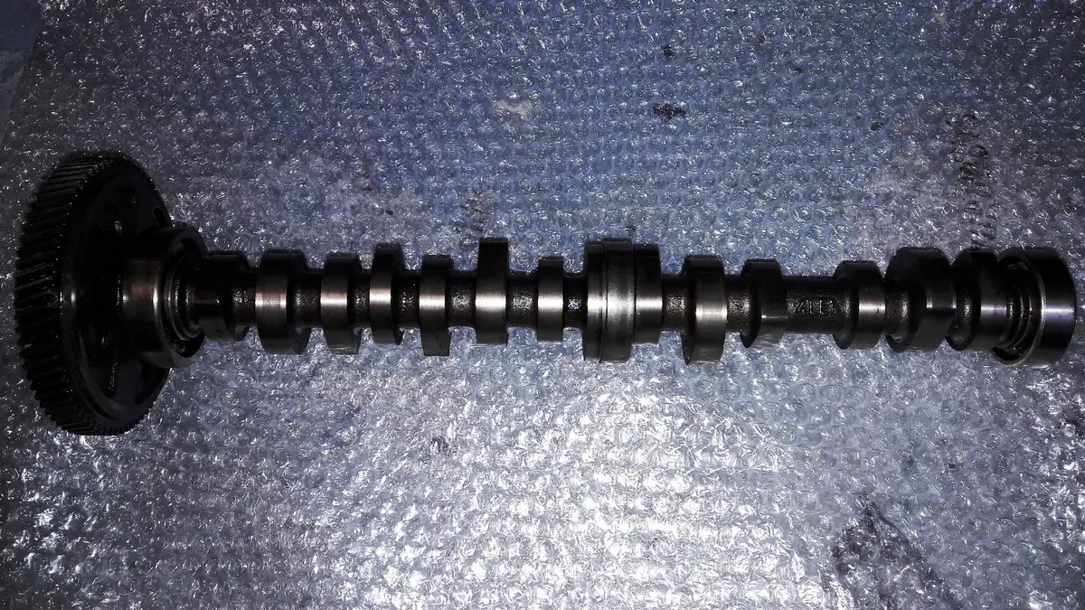 Engine Camshaft 041102 Isuzu 2.2 Diesel 4Le1 4Le Case 45Nx Fiat Hitachi Kobelco 	Ex 50-U Hitachi 	Ex40u Ex50u Ex55 Zax55 Jcb 8040 8045 8050 8060 Magnum 	Mtt20 Mtt25 Mlg20 Mlg25 Mlt4200 Mlt4250 Mlt5200 Mlt5250i Mmg25fhi Mmg25fhi 1