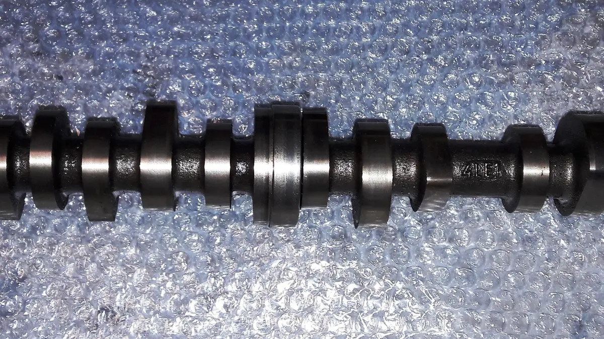 Engine Camshaft 041102 Isuzu 2.2 Diesel 4Le1 4Le Case 45Nx Fiat Hitachi Kobelco Ex 50-U Hitachi Ex40u Ex50u Ex55 Zax55 Jcb 8040 8045 8050 8060 Magnum Mtt20 Mtt25 Mlg20 Mlg25 Mlt4200 Mlt4250 Mlt5200 Mlt5250i Mmg25fhi Mmg25fhi 2