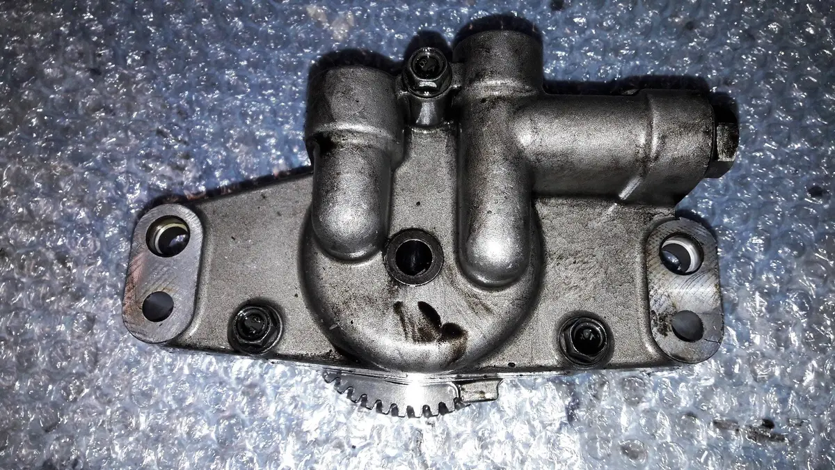 Engine Oil Pump Isuzu 2.2 Diesel 4Le1 4Le Case 45Nx Fiat Hitachi Kobelco Ex 50-U Hitachi Ex40u Ex50u Ex55 Zax55 Jcb 8040 8045 8050 8060 Magnum Mtt20 Mtt25 Mlg20 Mlg25 Mlt4200 Mlt4250 Mlt5200 Mlt5250i Mmg25fhi Mmg25fhi 2