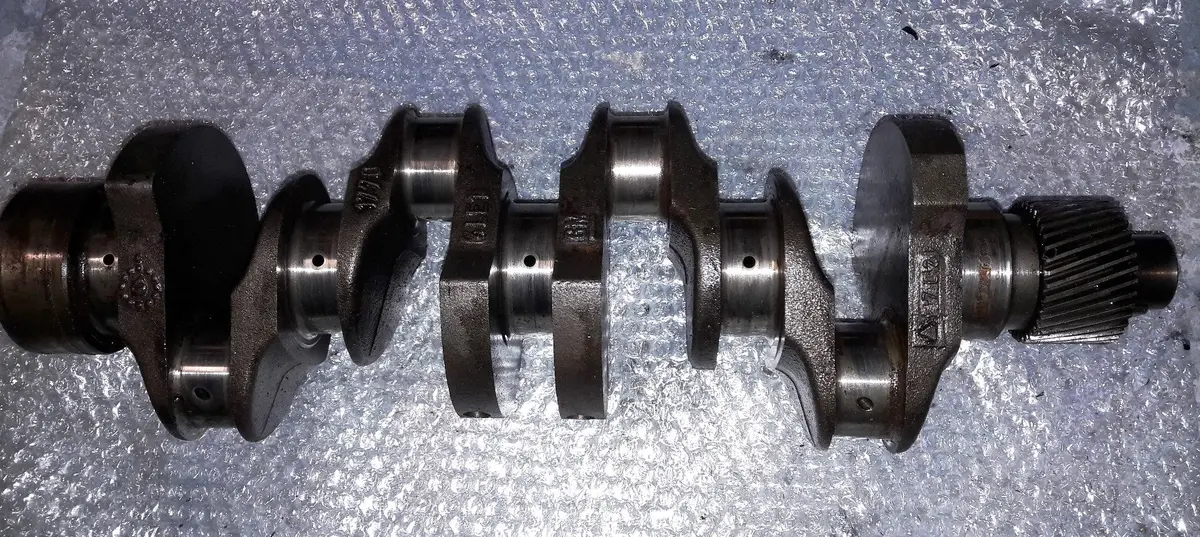 Engine Crankshaft Gm 1770 Isuzu 2.2 Diesel 4Le1 4Le Case 45Nx Fiat Hitachi Kobelco 	Ex 50-U Hitachi 	Ex40u Ex50u Ex55 Zax55 Jcb 8040 8045 8050 8060 Magnum 	Mtt20 Mtt25 Mlg20 Mlg25 Mlt4200 Mlt4250 Mlt5200 Mlt5250i Mmg25fhi Mmg25fhi 1