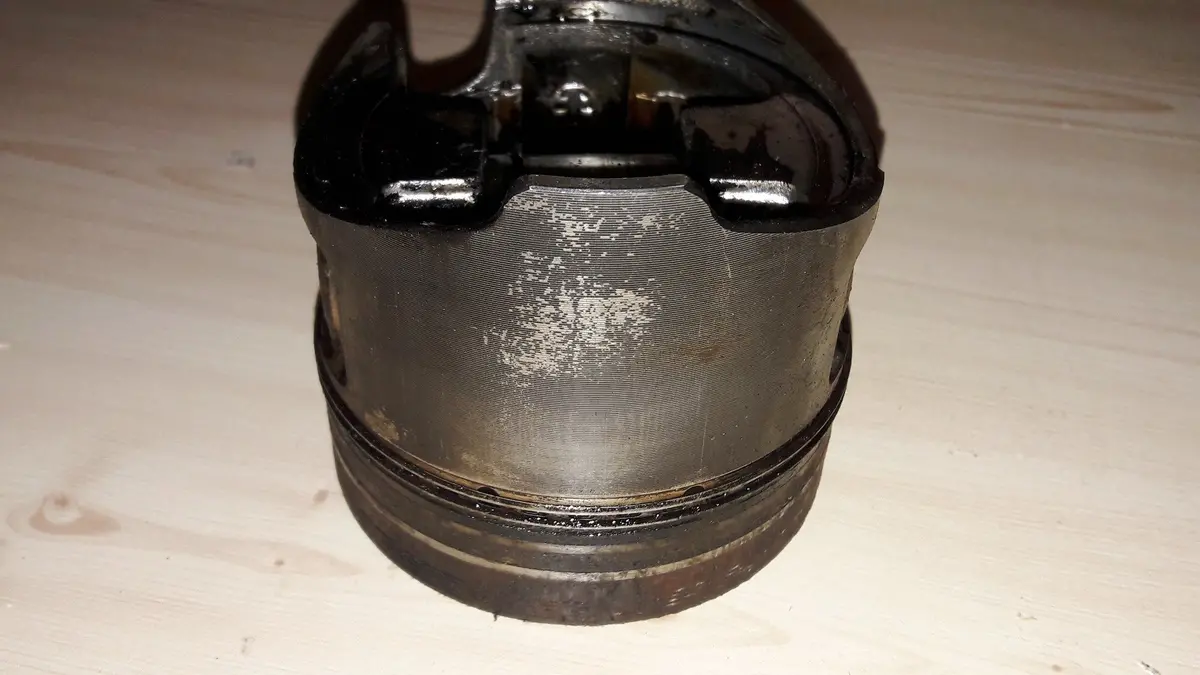 Engine Piston Isuzu 2.2 Diesel 4Le1 4Le Case 45Nx Fiat Hitachi Kobelco 	Ex 50-U Hitachi 	Ex40u Ex50u Ex55 Zax55 Jcb 8040 8045 8050 8060 Magnum 	Mtt20 Mtt25 Mlg20 Mlg25 Mlt4200 Mlt4250 Mlt5200 Mlt5250i Mmg25fhi Mmg25fhi 1