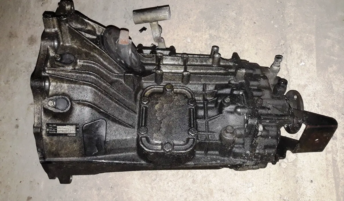Manual 5 Speed Gearbox 5S-300 5S300 Type 8871859 Iveco Daily 2.3 Diesel 1