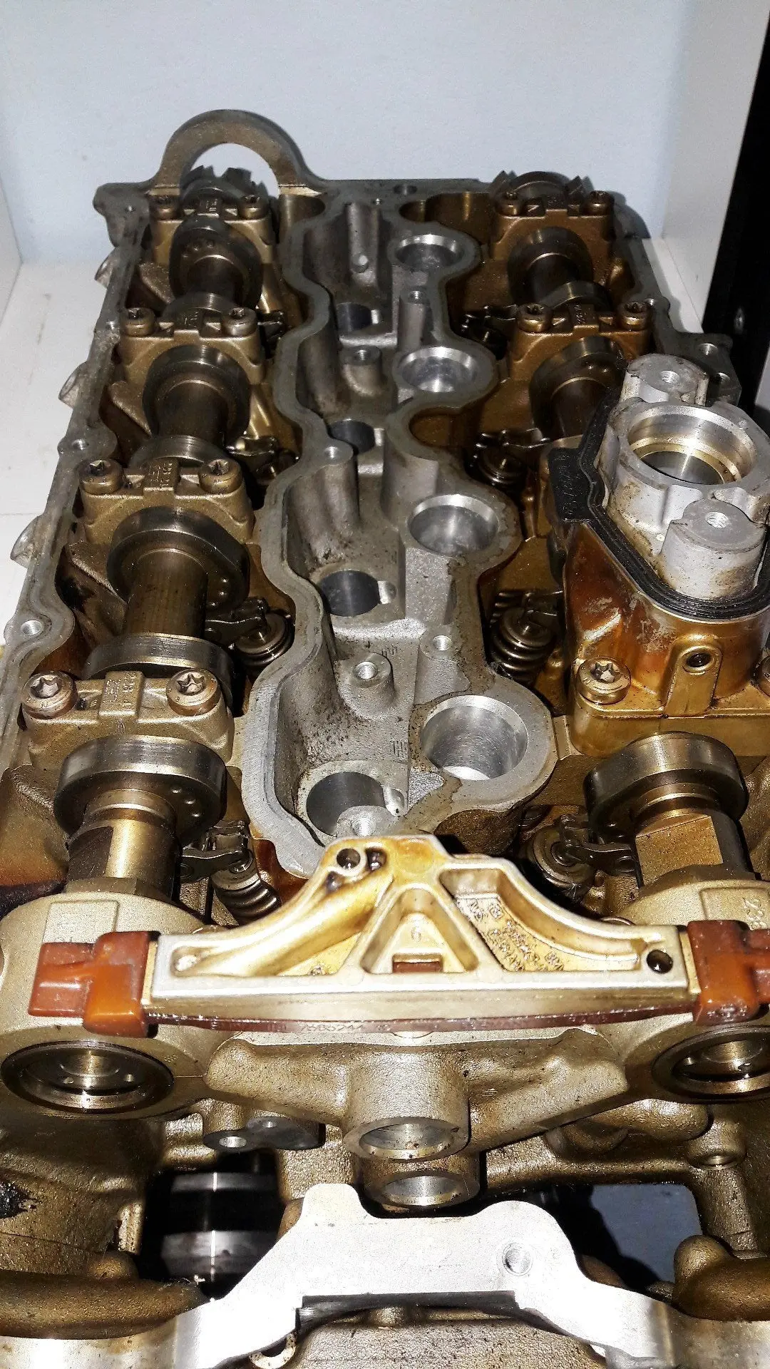 Engine Cylinder Head Right Side 7573936 04 7 573 936 Bmw N63 4.4 5.0 N63b44 F12 F13 650I X6 Xdrive X-Drive Xd 50I F01 F02 750I 1