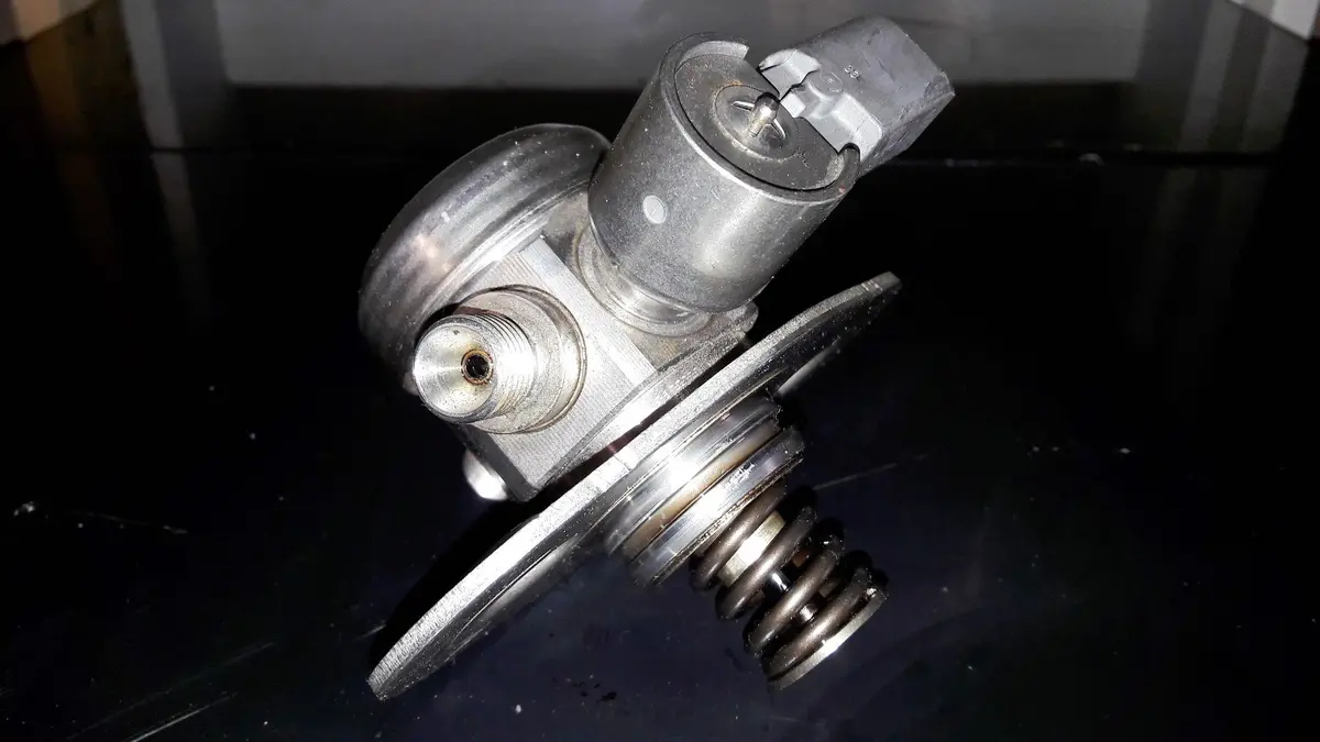 Engine Fuel Pump 7599865 Bmw 4.4 V8 Gas Doch Turbocharged S63 S63b44 M5 M6 F10 F06 F12 F13 F16 2012 1