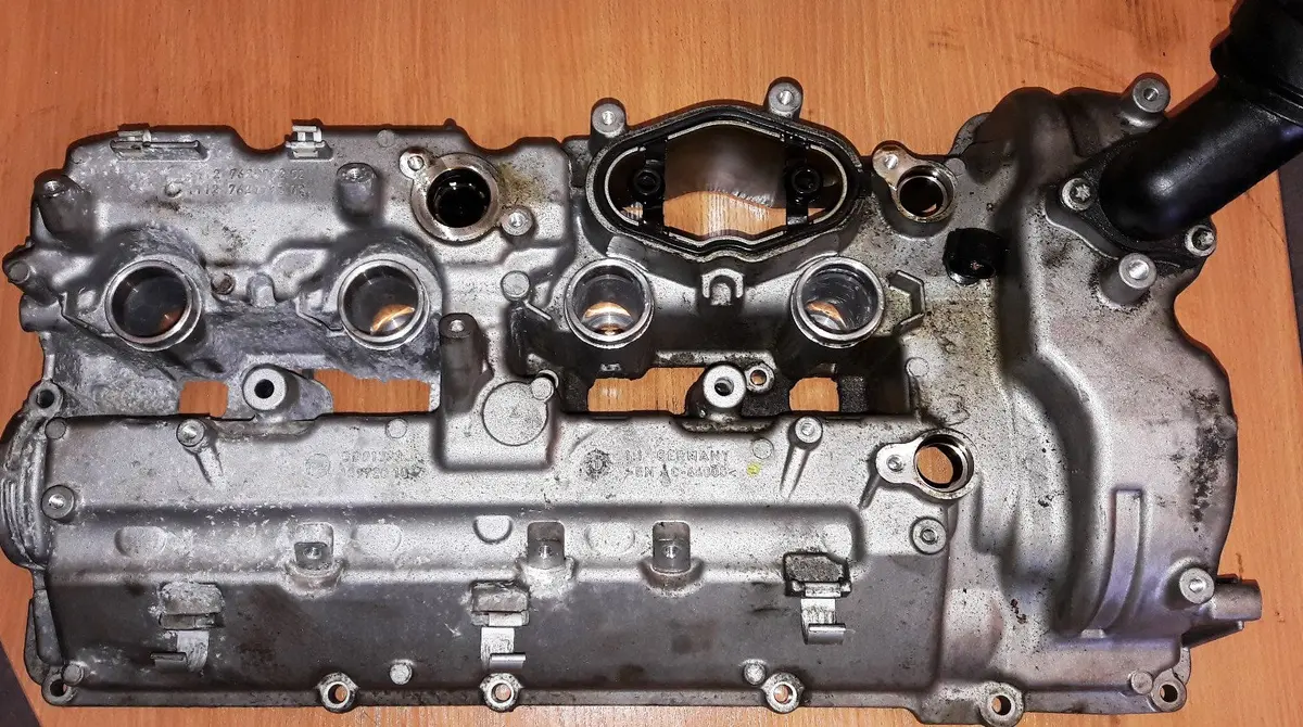 Engine Rocker Valve Cover Right Side 7629992 Bmw 4.4 V8 Gas Doch Turbocharged S63 S63b44 M5 M6 F10 F06 F12 F13 F16 2012 1