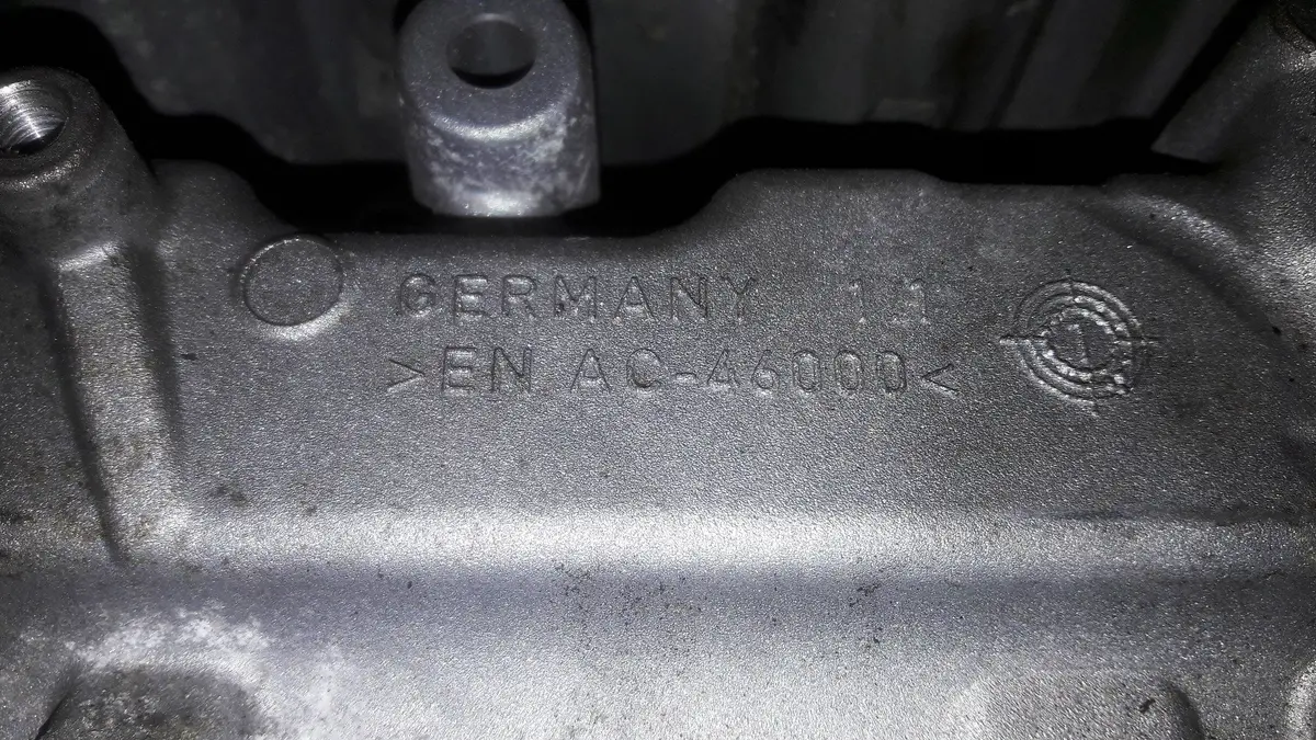 Engine Rocker Valve Cover Left Side 7629995 Bmw 4.4 V8 Gas Doch Turbocharged S63 S63b44 M5 M6 F10 F06 F12 F13 F16 2012 2