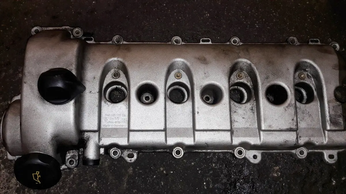Engine Valve Cover 948105131 Right Porsche 4.5 V8 Turbo M48 Cayenne 955 1