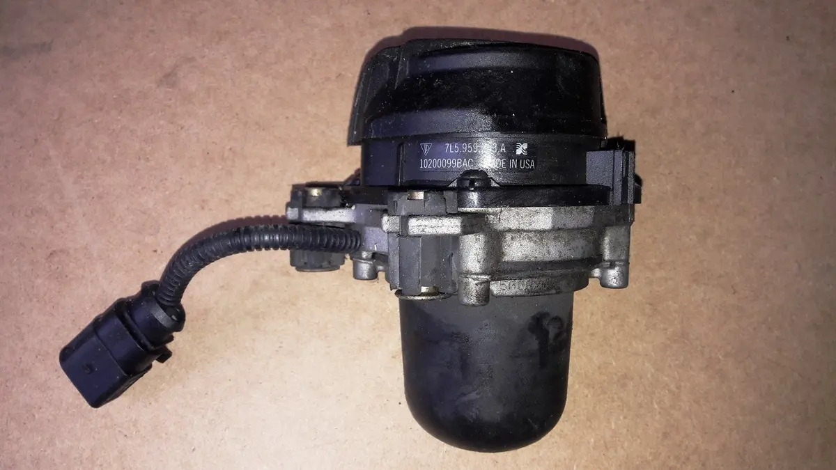 Emissions Smog Air Pump 7L5959253a Porsche 4.5 V8 Turbo M48 Cayenne 955 1