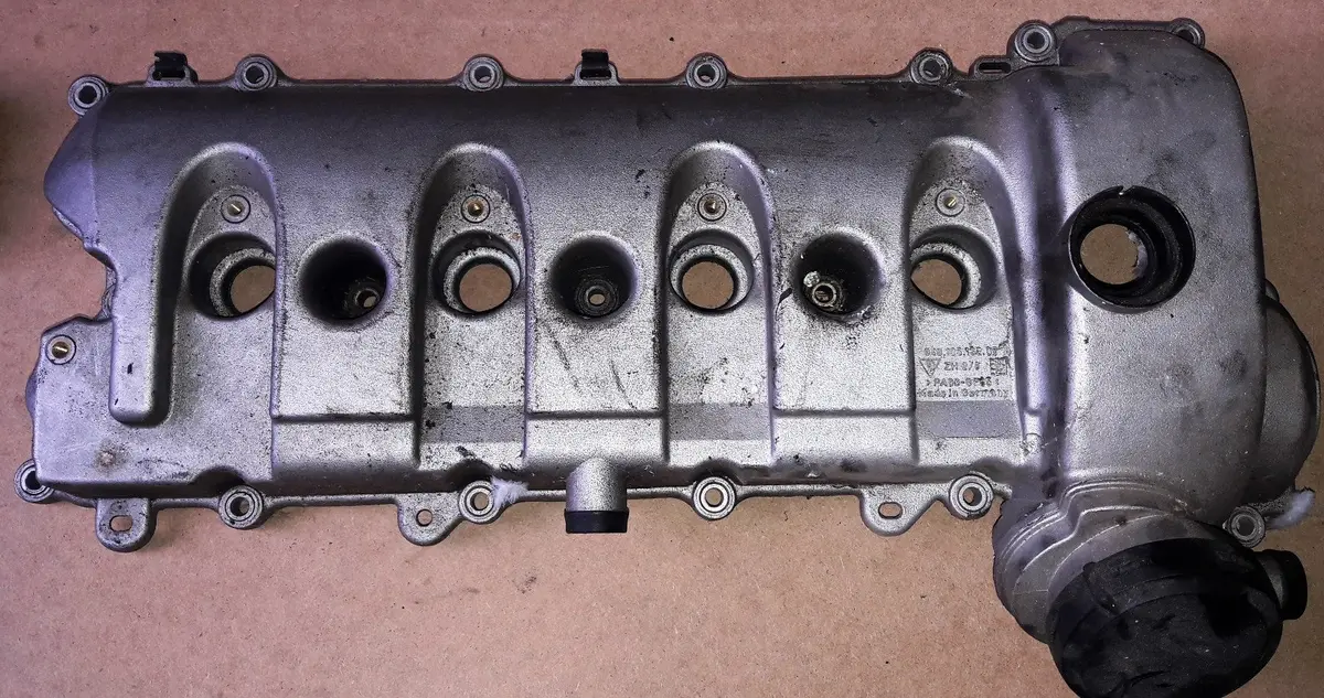 Engine Valve Cover 948105132 Left Porsche 4.5 V8 Turbo M48 Cayenne 955 1