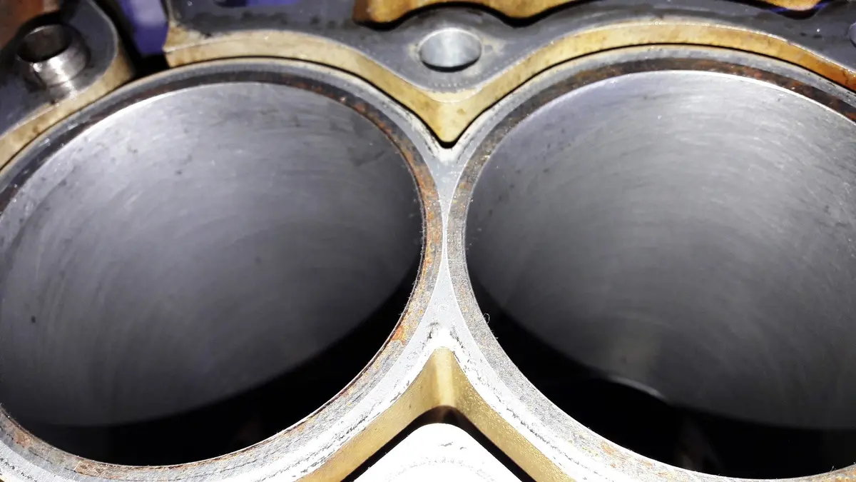 Engine Cylinder Block Repair And Pistons With Rings N14b16a N14 7 533 556 80 753355680 V753355680 7 540 045 80 754004580 V754004580 Psa5fy 10Fkac Bmw Mini 1.6 Petrol Turbo N18 N18b16 N18b16a Cooper S John Cooper Works R56 R55 R57 R58 R59 R60 R61 2