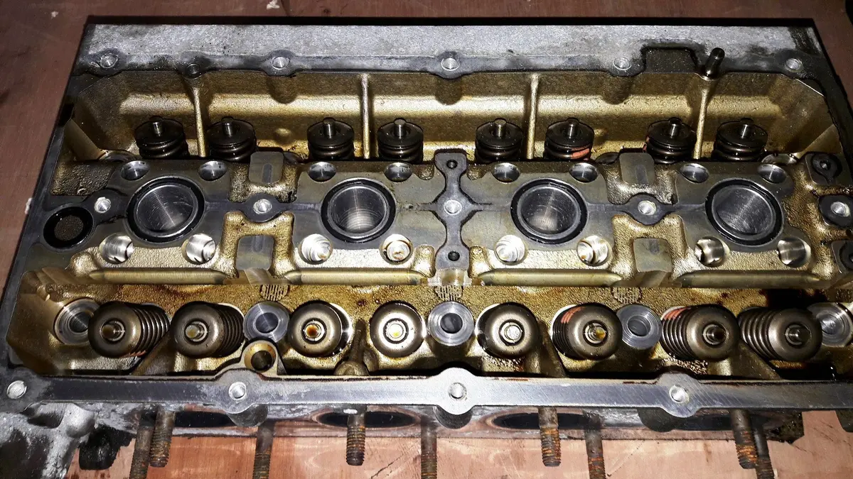 Engine Cylinder Head 03C 103 358 Ba 03C103358ba With Camshafts Holder 1.4 Tsi Engine Code Cax Volkswagen Golf Mk6 Tiguan Touran Audi A1 A3 Skoda Yeti Octavia Superb Seat Leon Altea 1