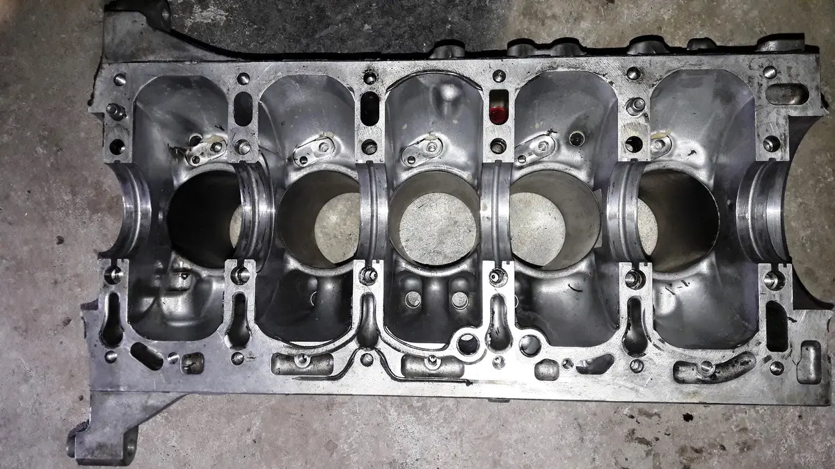 Engine Cylinder Block 2.4 Diesel D5 D5244t15 T15 Volvo Xc90 Xc70 V70 S80 S60 2011 2012 2013 2014 2015 2016 2